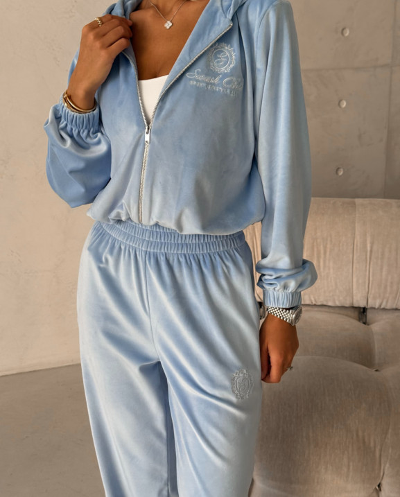 93 Спортивний костюм з велюра на затяжках з вишивкою